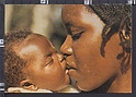 P3463 AFRICAN WOMAN CHILD DONNA AFRICANA BACIA  FIGLIO VG